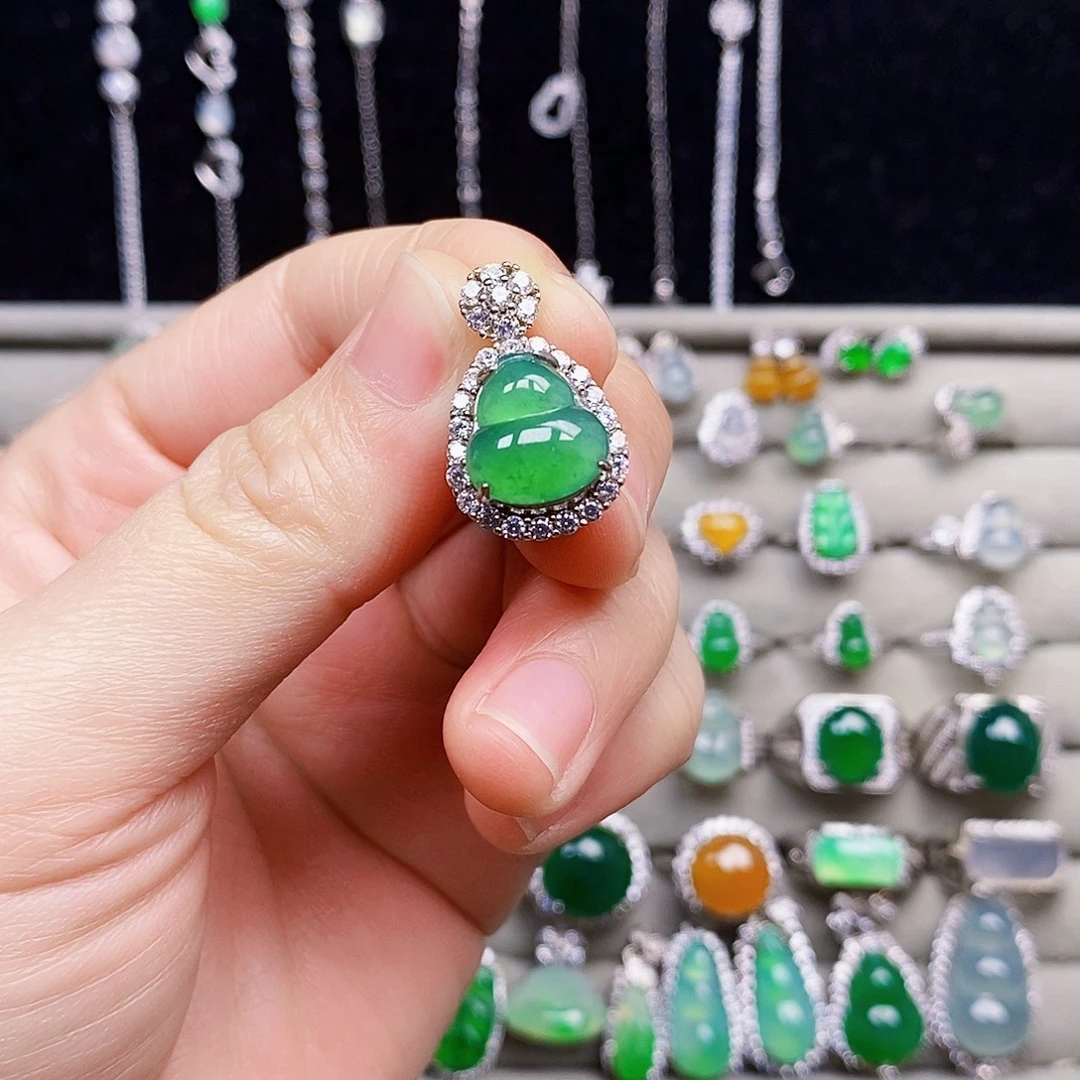 翡翠银S925镶嵌颈饰葫芦