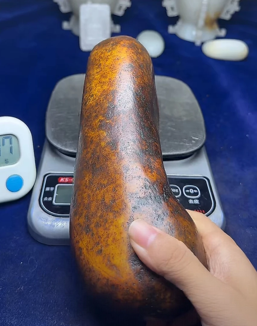 极具收藏价值的新疆精品摆件