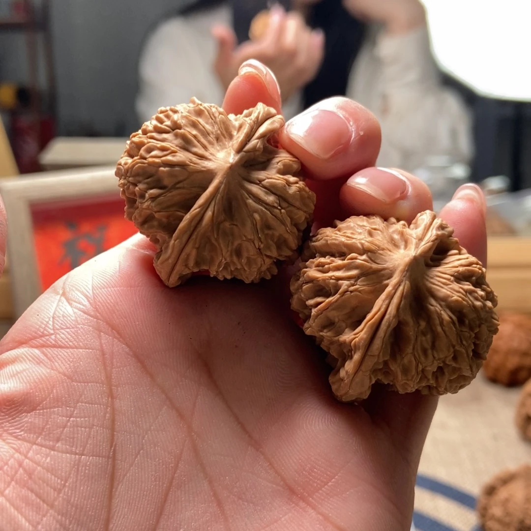 文玩核桃吊坠麻****士马老四 80