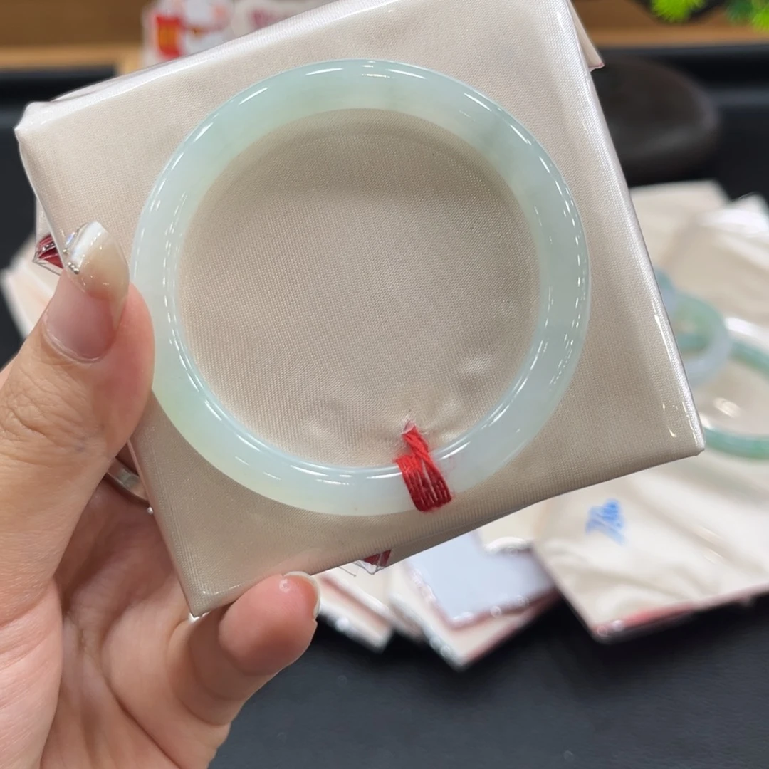 翡翠手镯未镶嵌50.5圆条