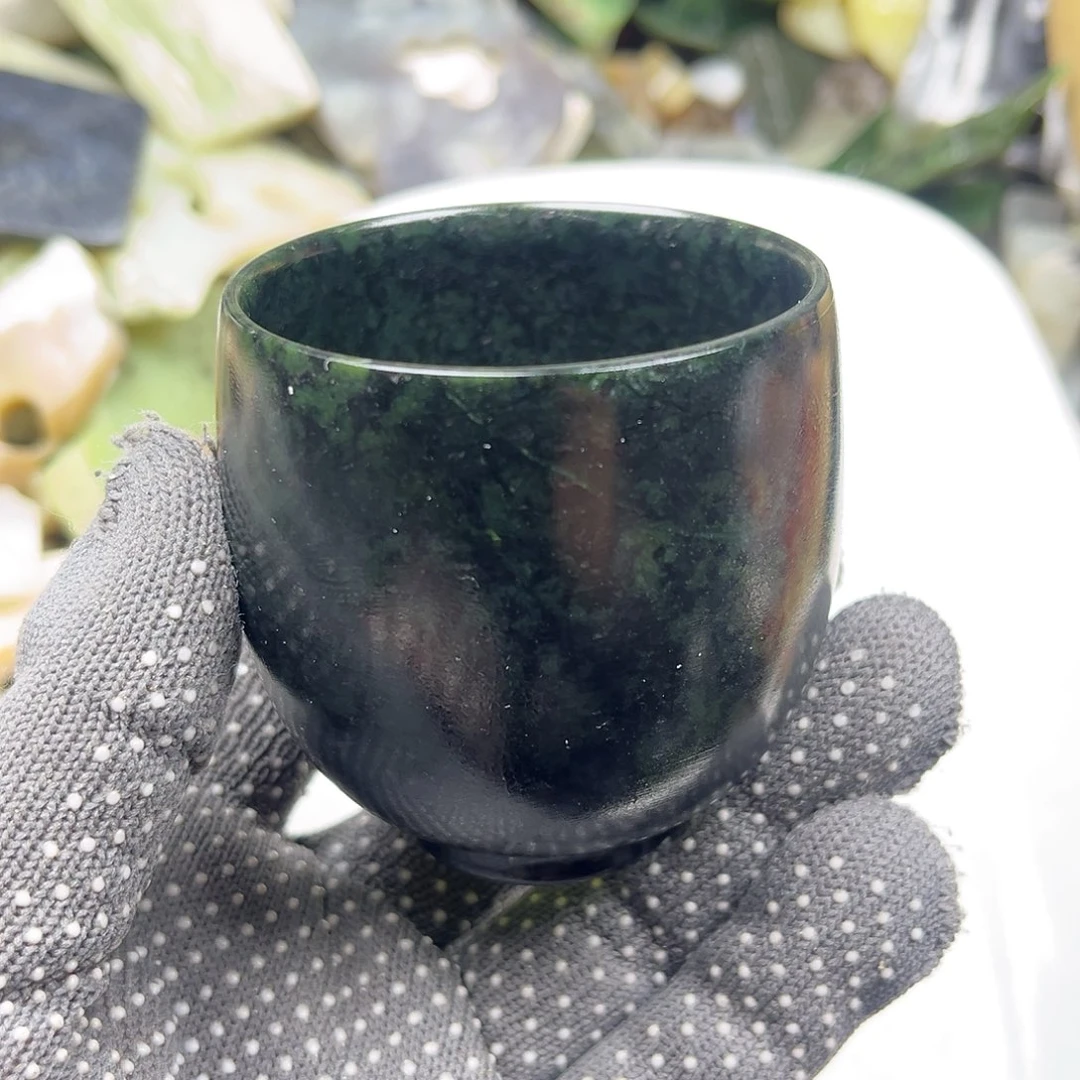 颈饰未镶嵌石英岩玉