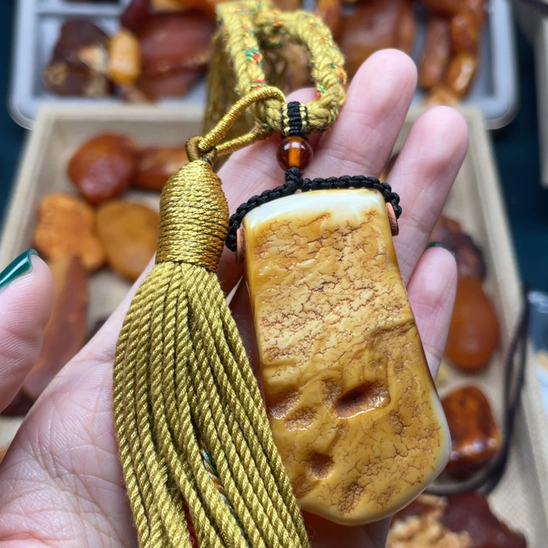 琥珀未镶嵌珠宝奇石