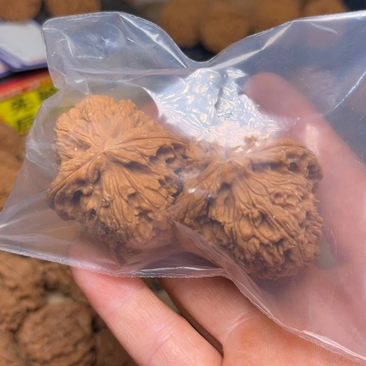 ，***，文玩核桃吊坠南疆