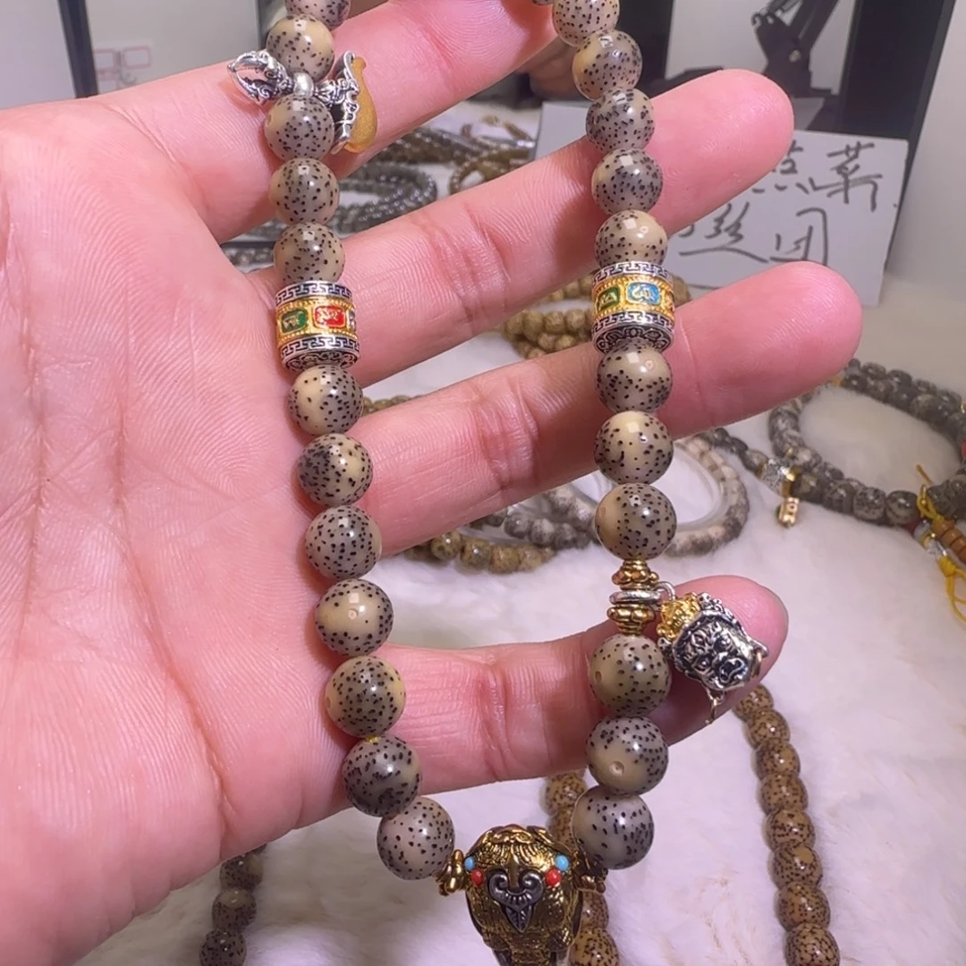 星月菩提吊坠正圆手持