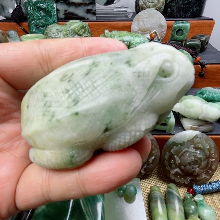 独山玉未镶嵌珠宝半成品