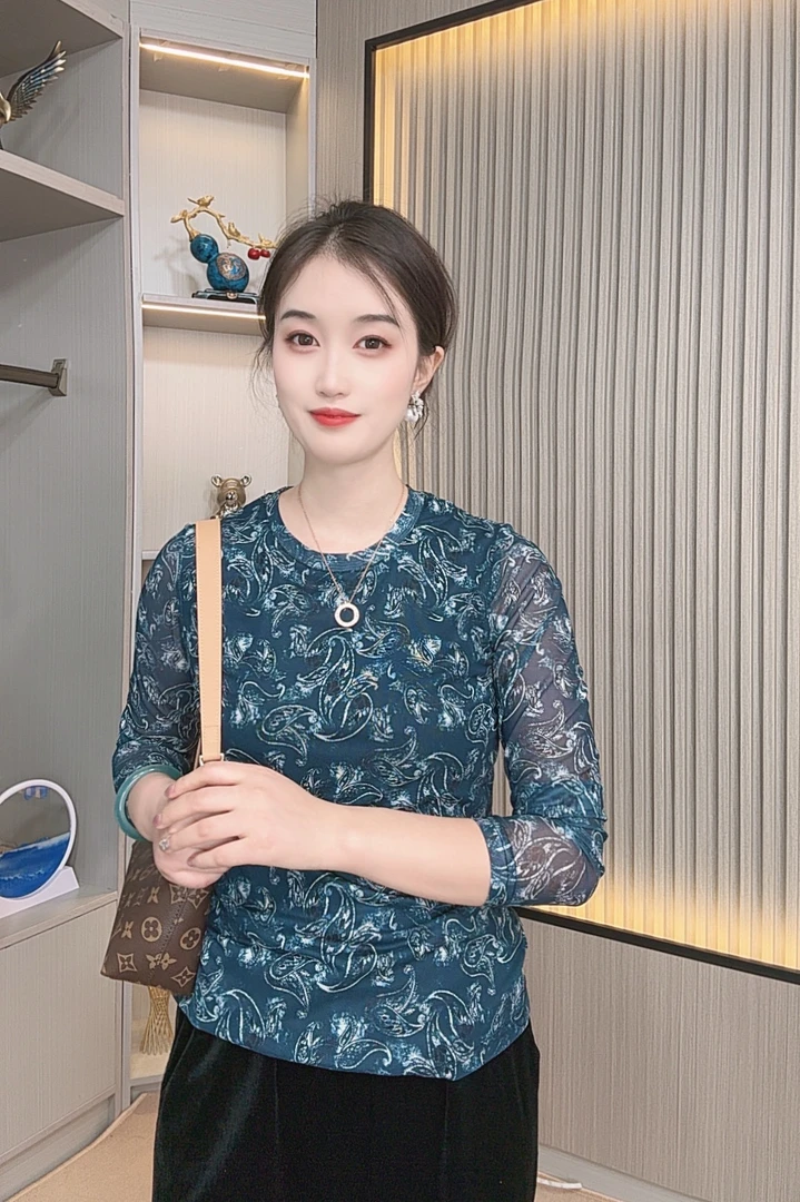 秋季女装圆领长袖洋气腰果花肌肤纱透气宽松t恤女上衣