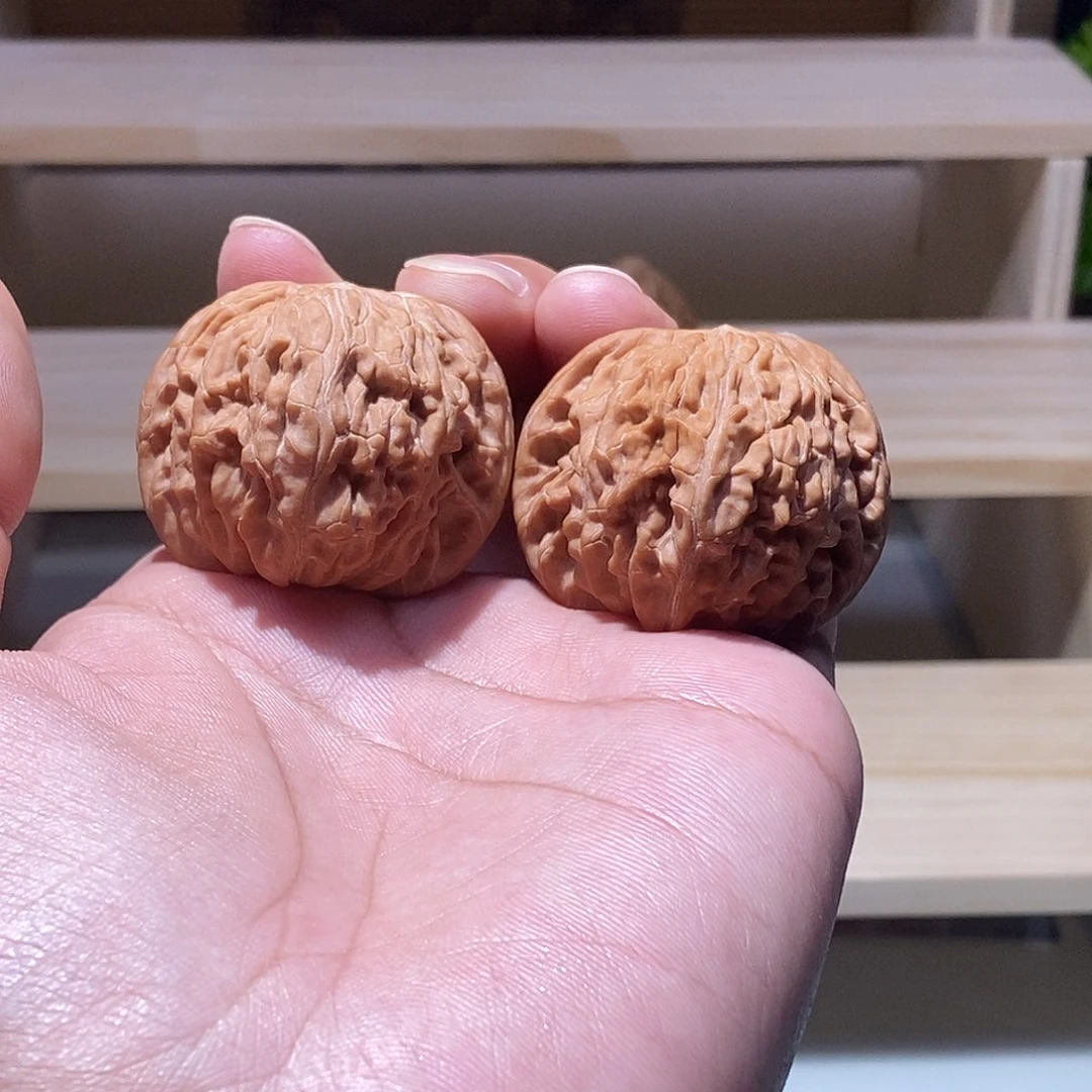 文玩核桃吊坠42尺正磨，全品
