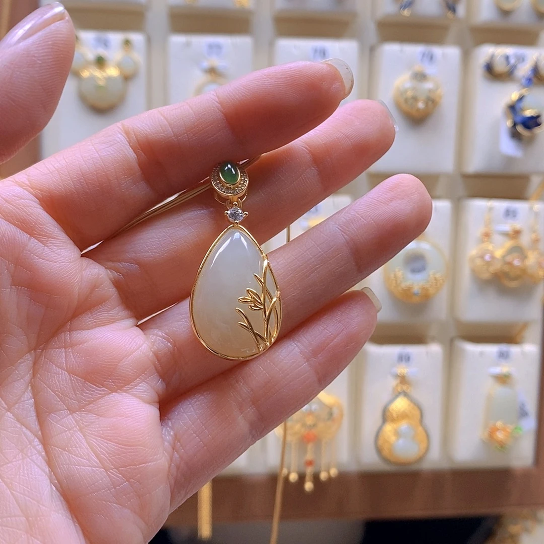 和田玉银S925镶嵌颈饰