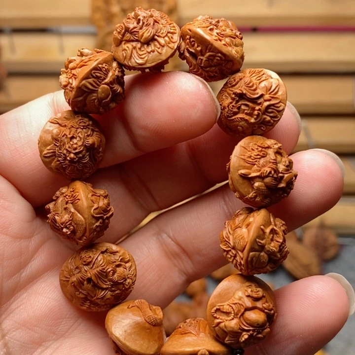 涅*?桃核手工雕刻双面整身骑兽十八罗汉