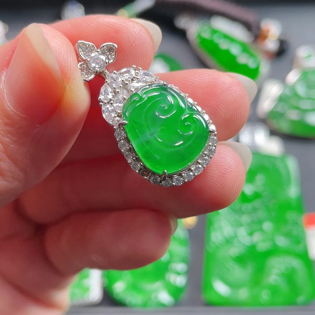 吊坠(不含链)未镶嵌翡翠