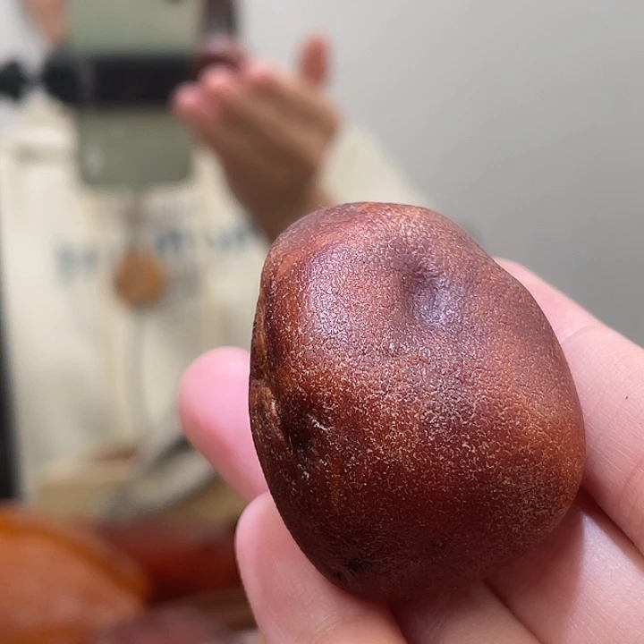 琥珀未镶嵌珠宝奇石全皮花蜡把件