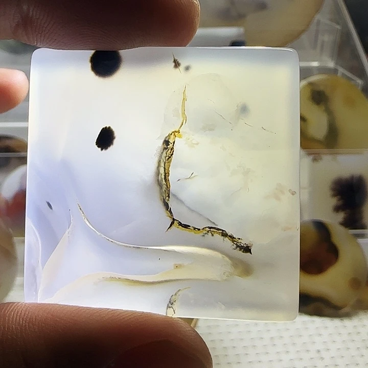 玛瑙/玉髓未镶嵌珠宝奇石