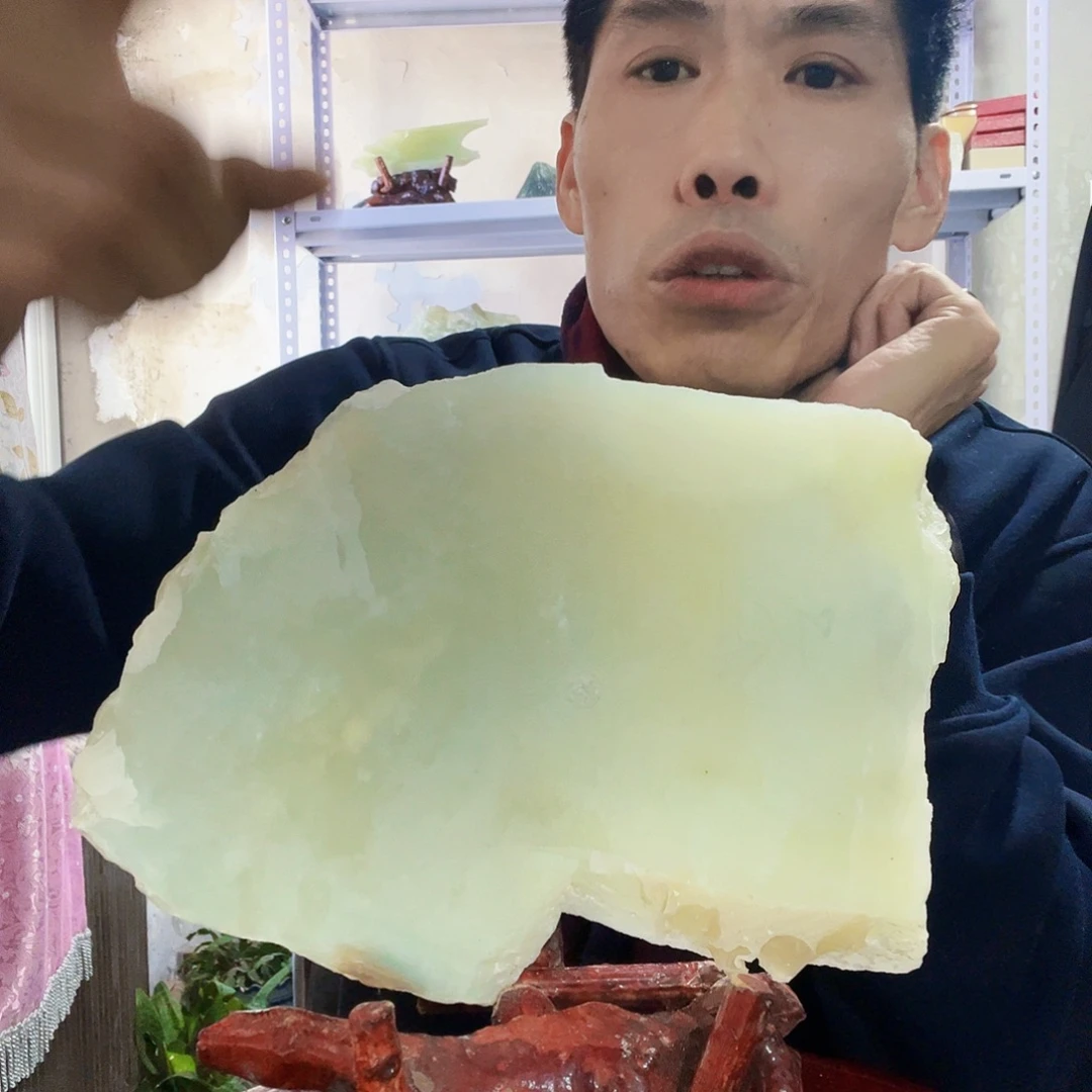 古***月蛇纹石玉未镶嵌岫玉