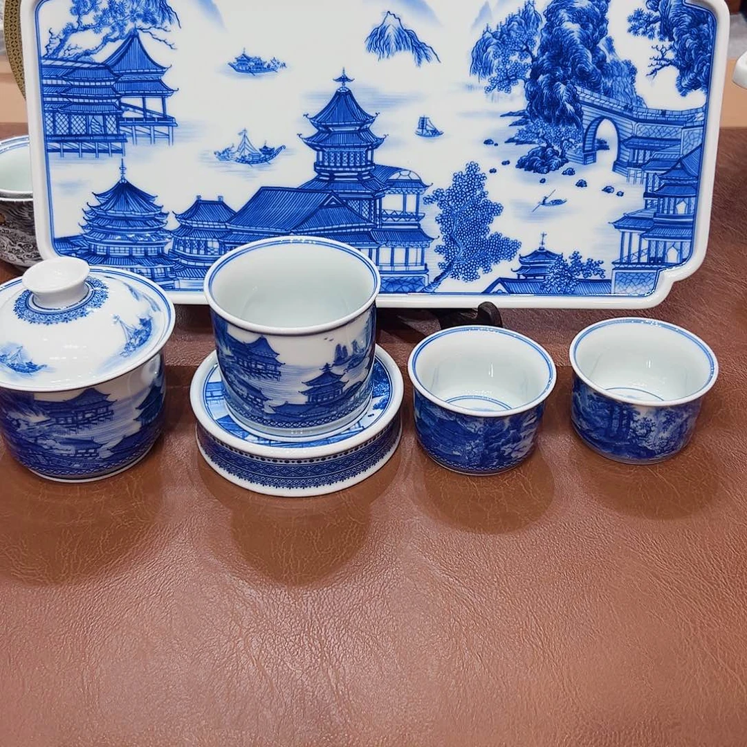 摆件景德镇陶瓷学院等单位联合举办了多项国际