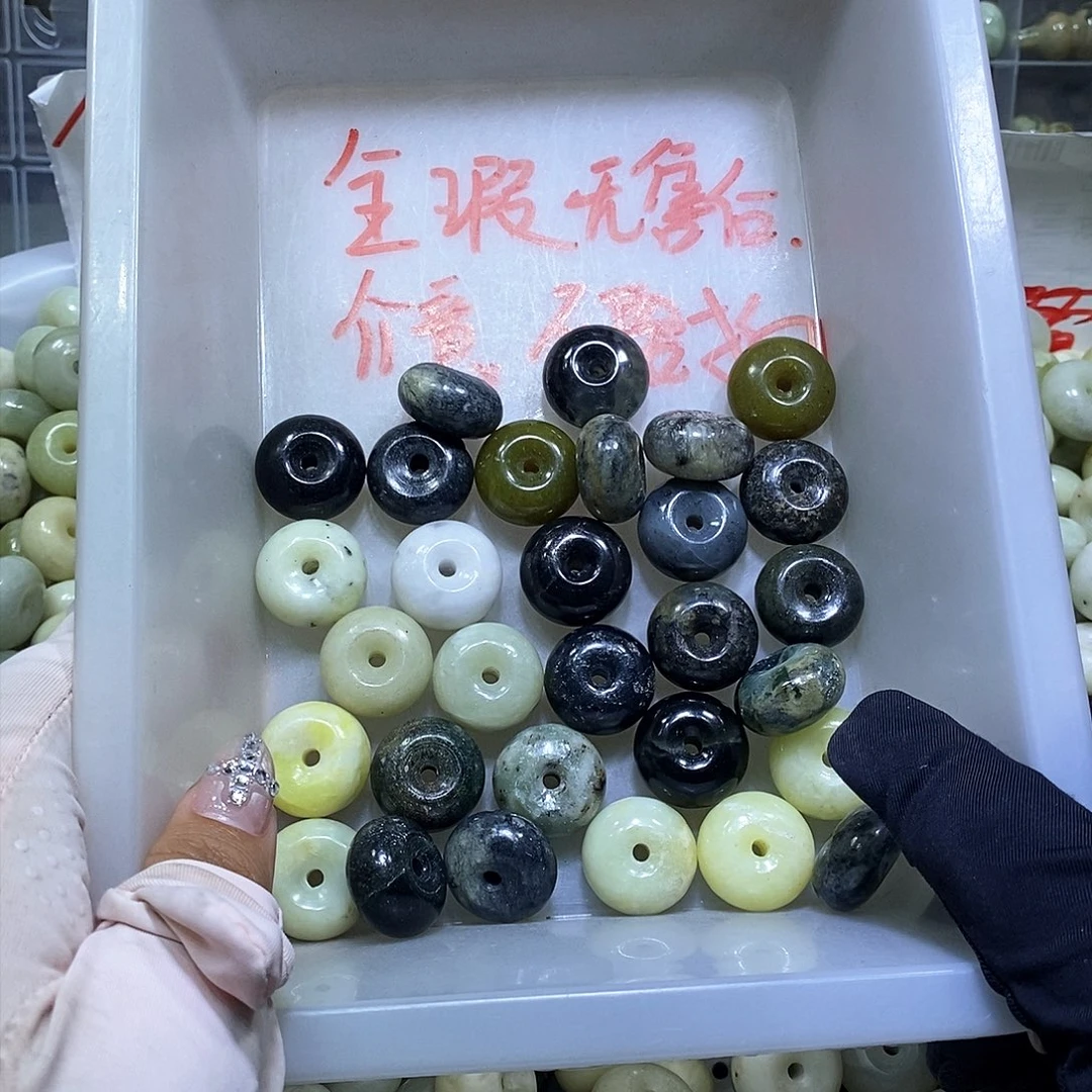 合金蛇纹石玉颈饰190