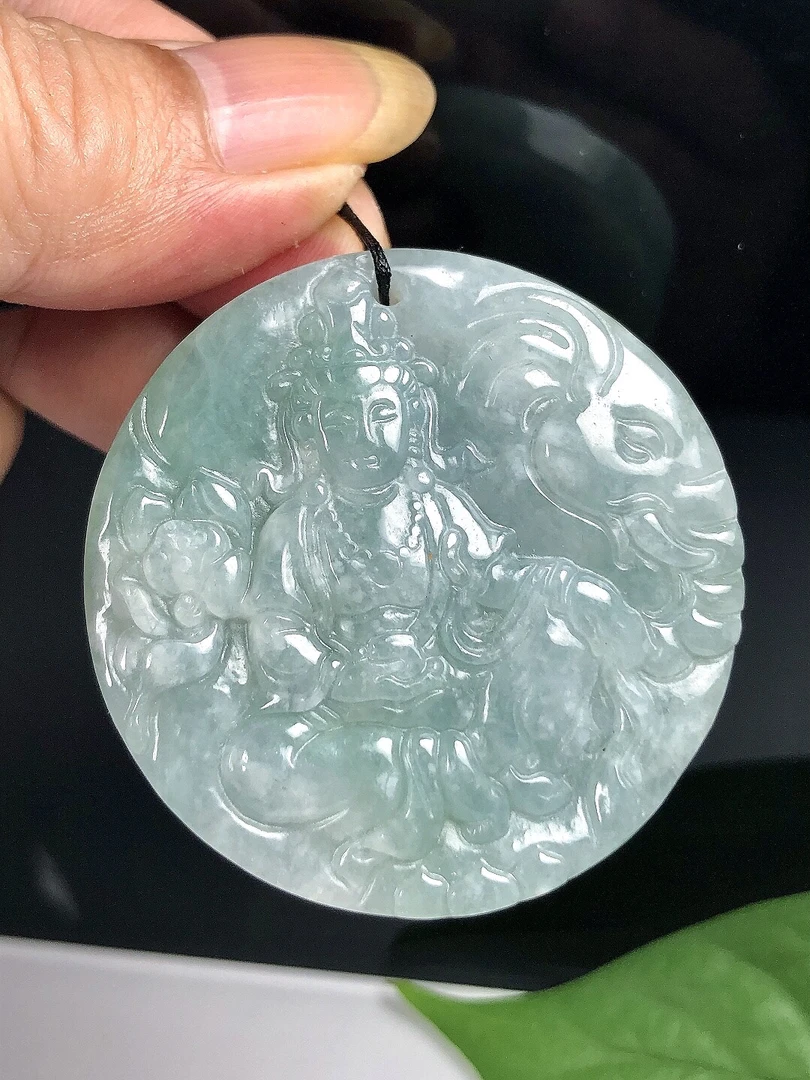 天然翡翠A货，冰润厚装普贤菩萨吊坠挂件有微纹龙蛇生肖守护神挂坠