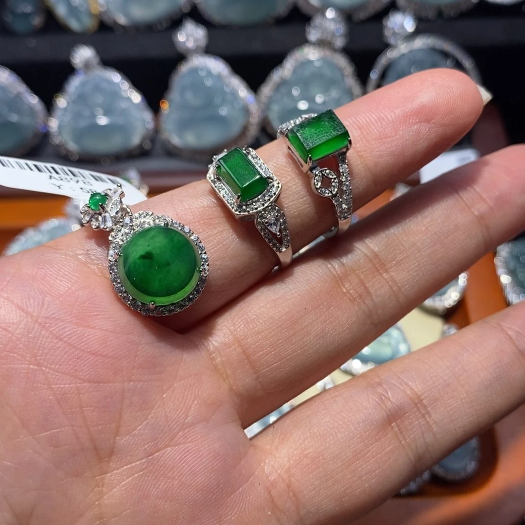 翡翠银S925镶嵌颈饰金***宝翡翠