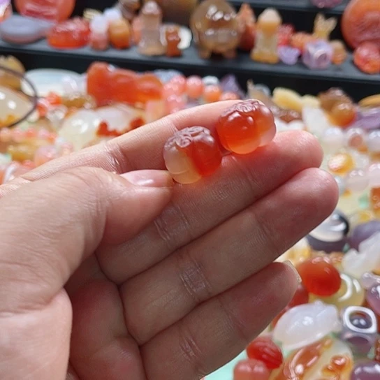 玛瑙/玉髓颈饰未镶嵌指**徊
