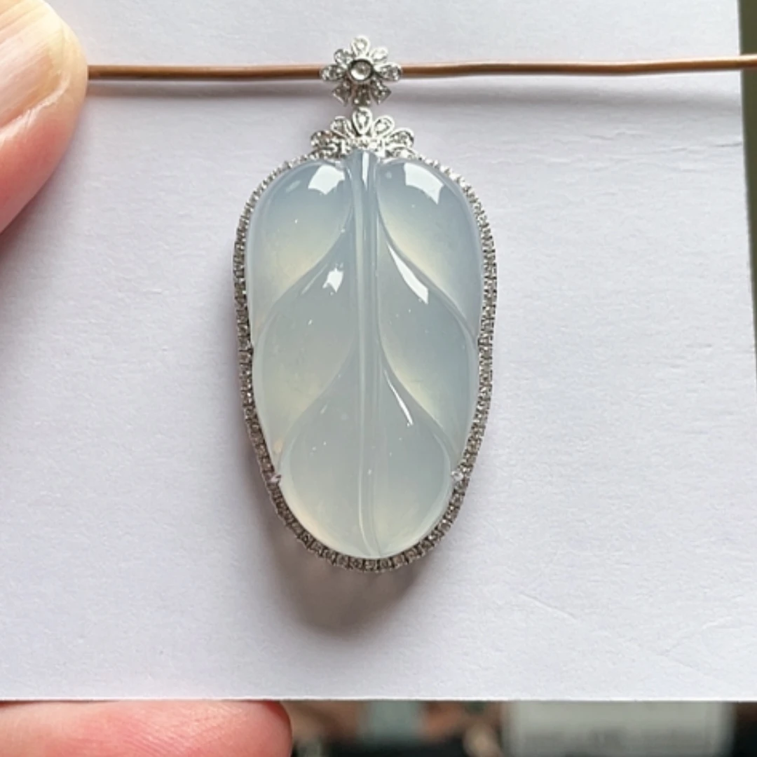 【闪购商品】吊坠(不含链)18K金镶嵌翡翠