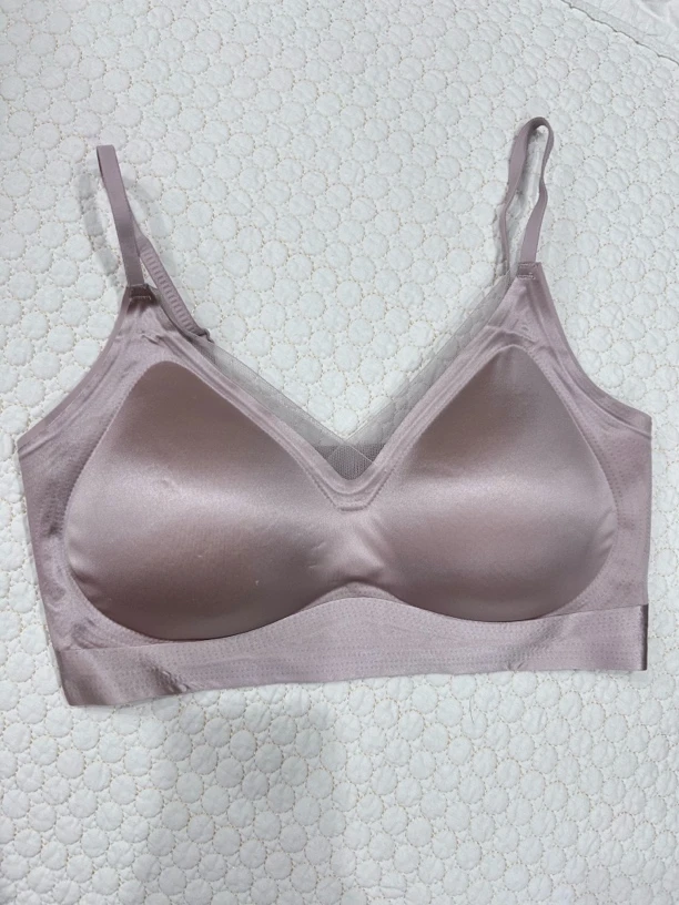 无痕缎面蕾丝V领背心内衣女撞色固定杯聚拢收腹乳美背文胸舒适