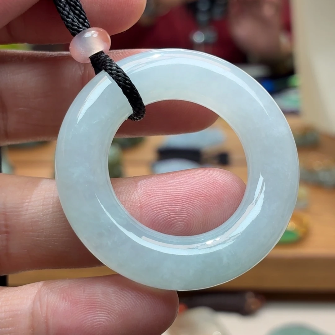 翡翠未镶嵌颈饰挂件