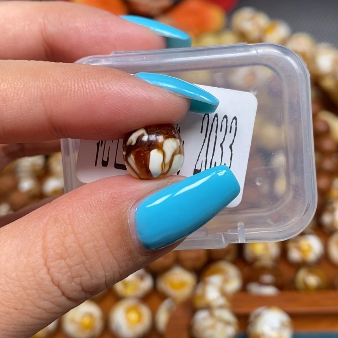 蜜蜡未镶嵌珠宝奇石2033