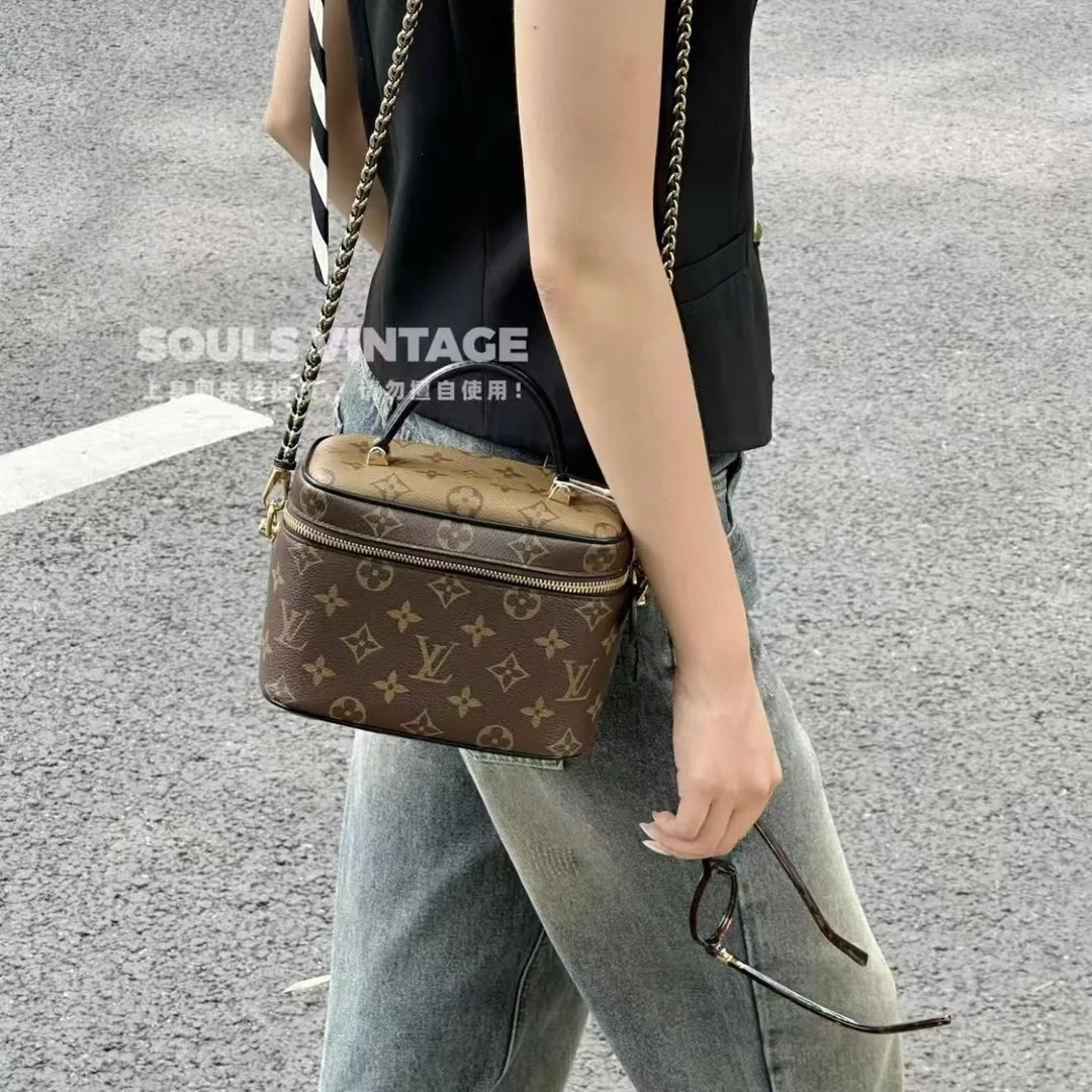 95新 LouisVuitton/路易威登 老花拼色手提斜挎化妆盒/666453858