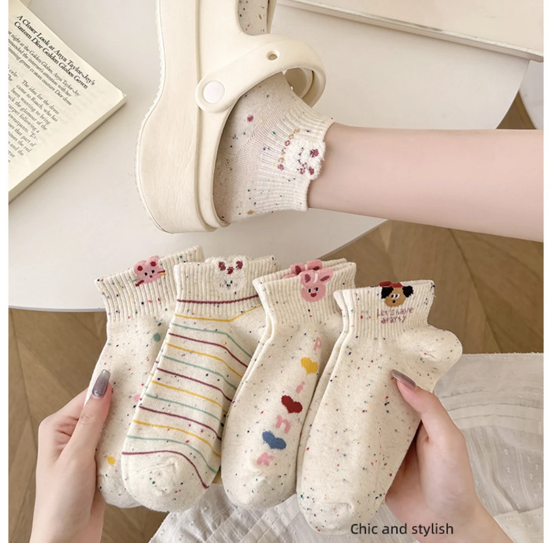 卡通小脚丫袜子棉透气抗菌薄款可爱小兔短筒浅口船袜百搭