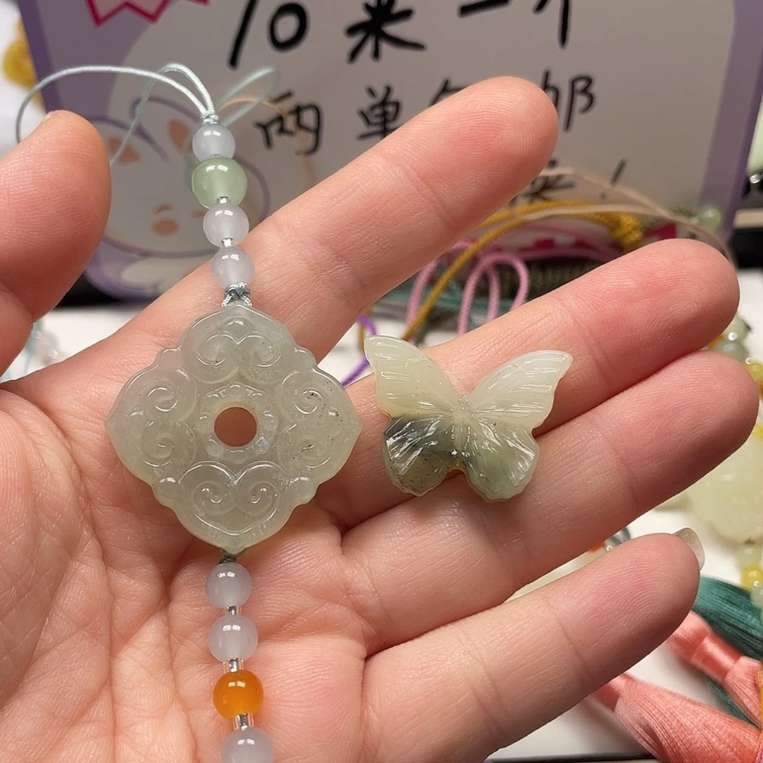 吴***⋆蛇纹石玉未镶嵌颈饰