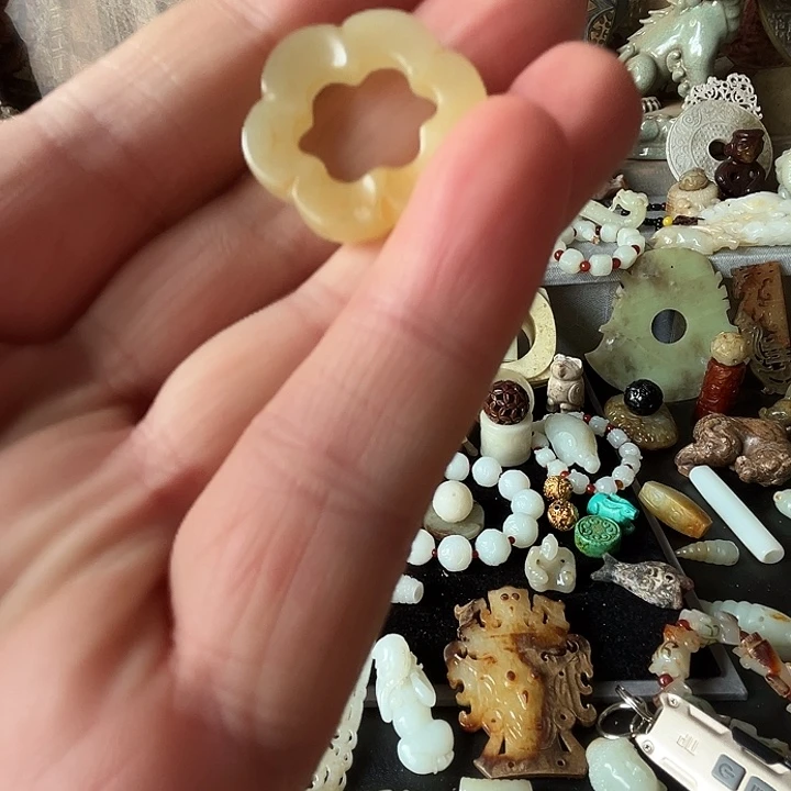 和田玉（糖玉）未镶嵌颈饰哈哈哈哈刚哈更会神清气爽