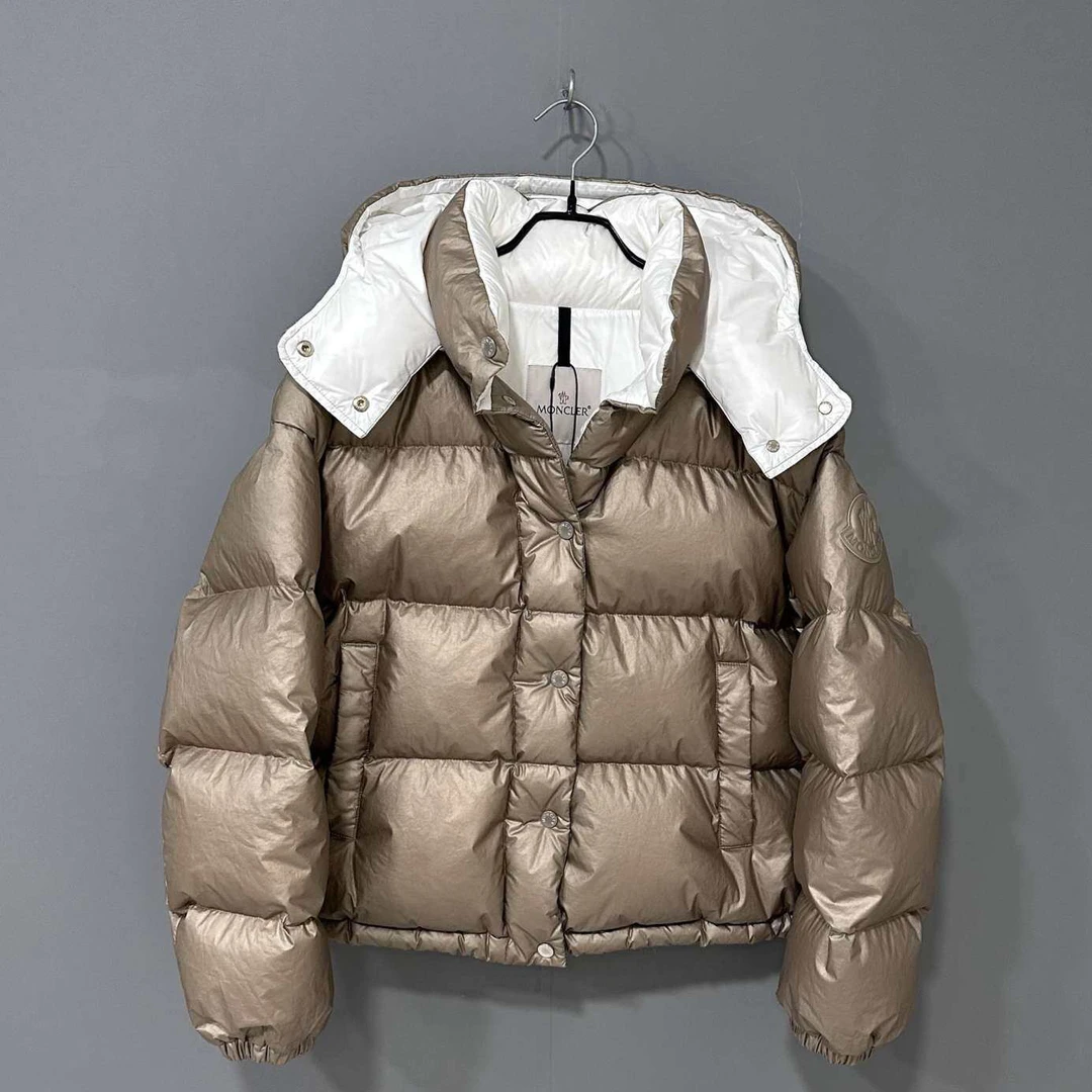 99新 MONCLER 金棕色羽绒服/1码/78560
