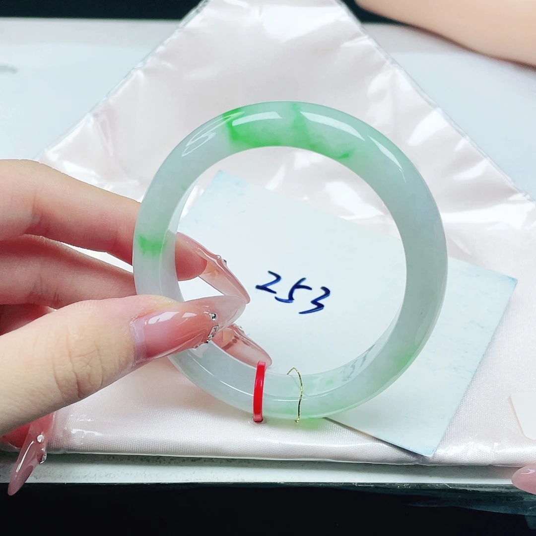 未镶嵌手镯（贵妃镯）翡翠55