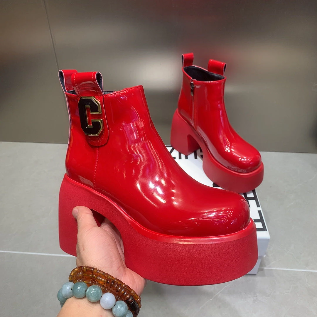 富贵足817-65欧洲站时尚漆皮9公分超轻底小个子切尔西短靴