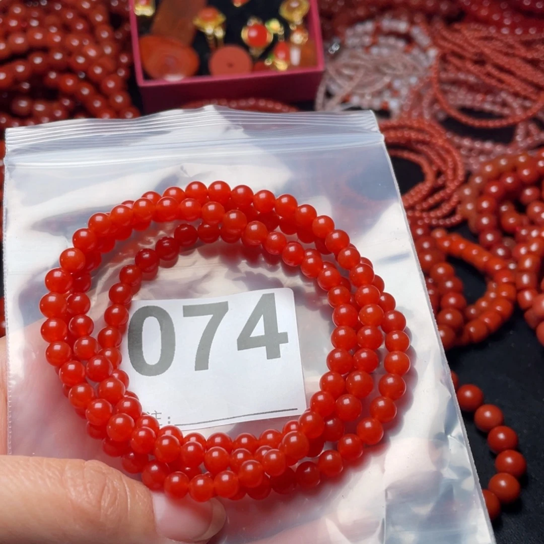 爱***暮南红玛瑙未镶嵌手链