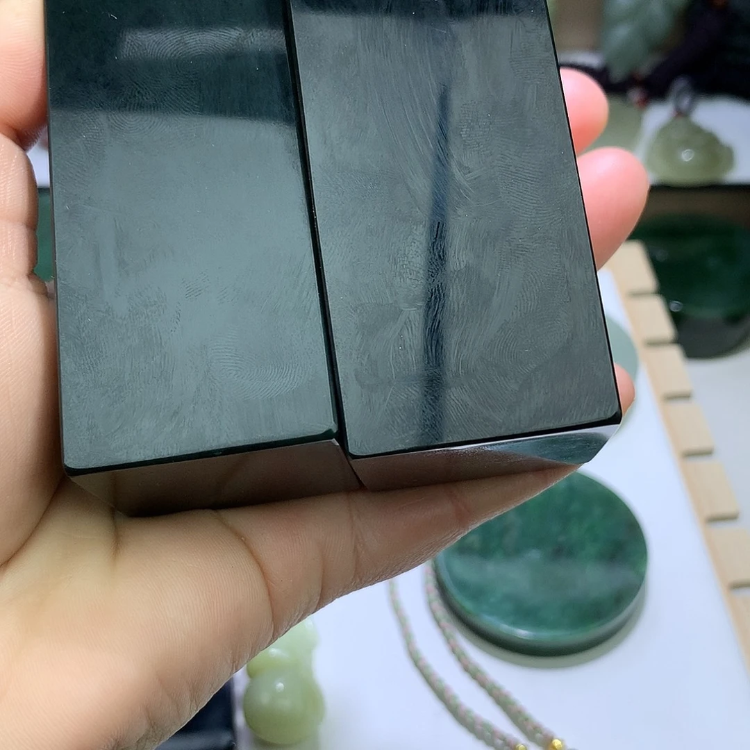 郎***下和田玉（糖玉）未镶嵌珠宝半成品