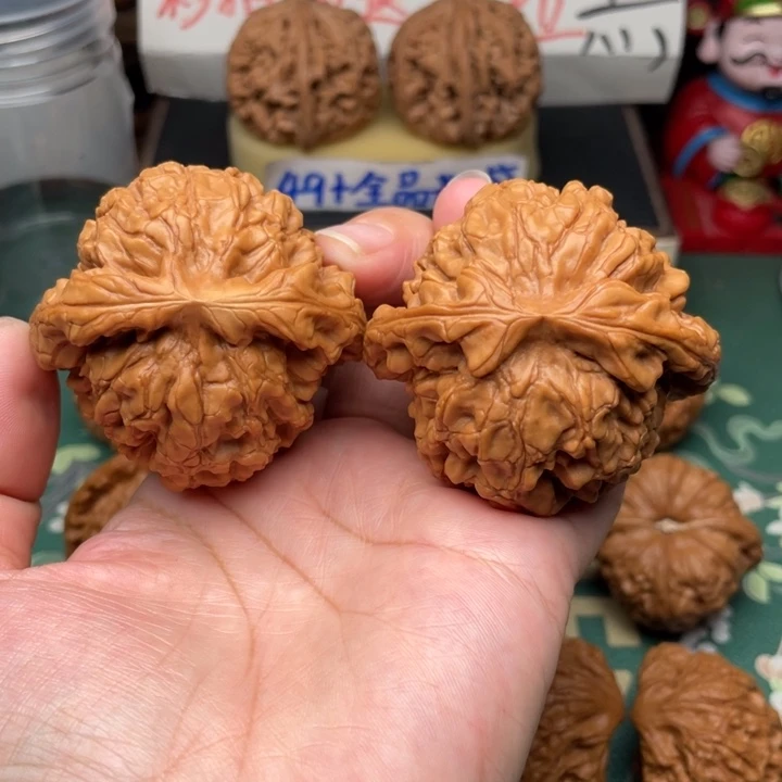 【闪购商品】把件文玩核桃54+龙鼎