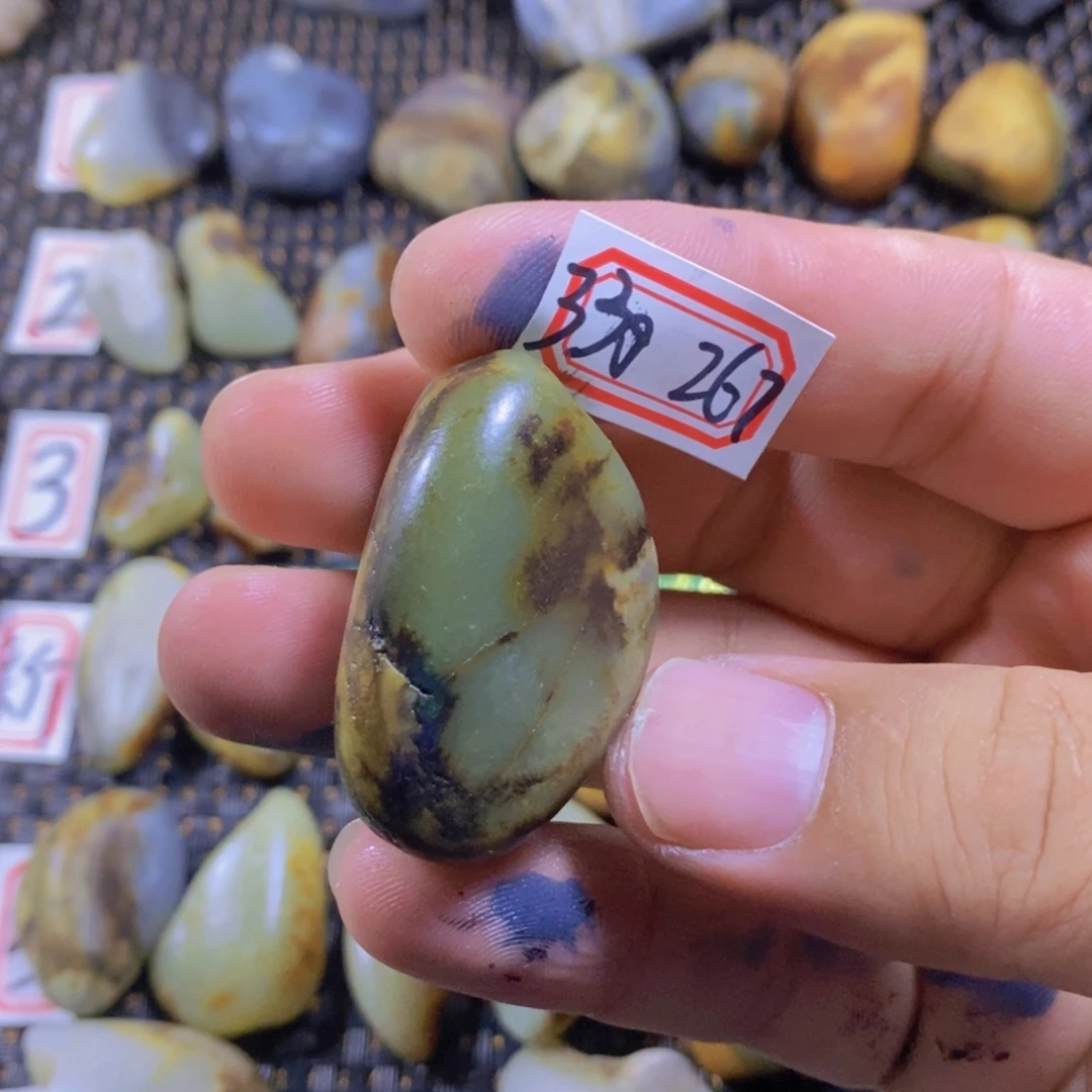 和田玉（糖玉）未镶嵌颈饰