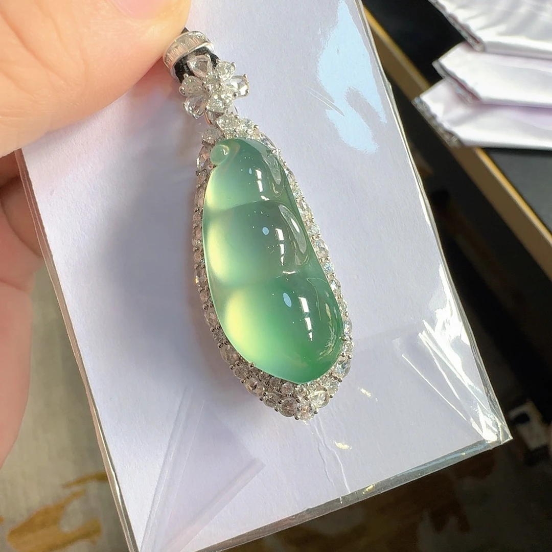 翡翠18K金镶嵌吊坠(赠链)柠**萌