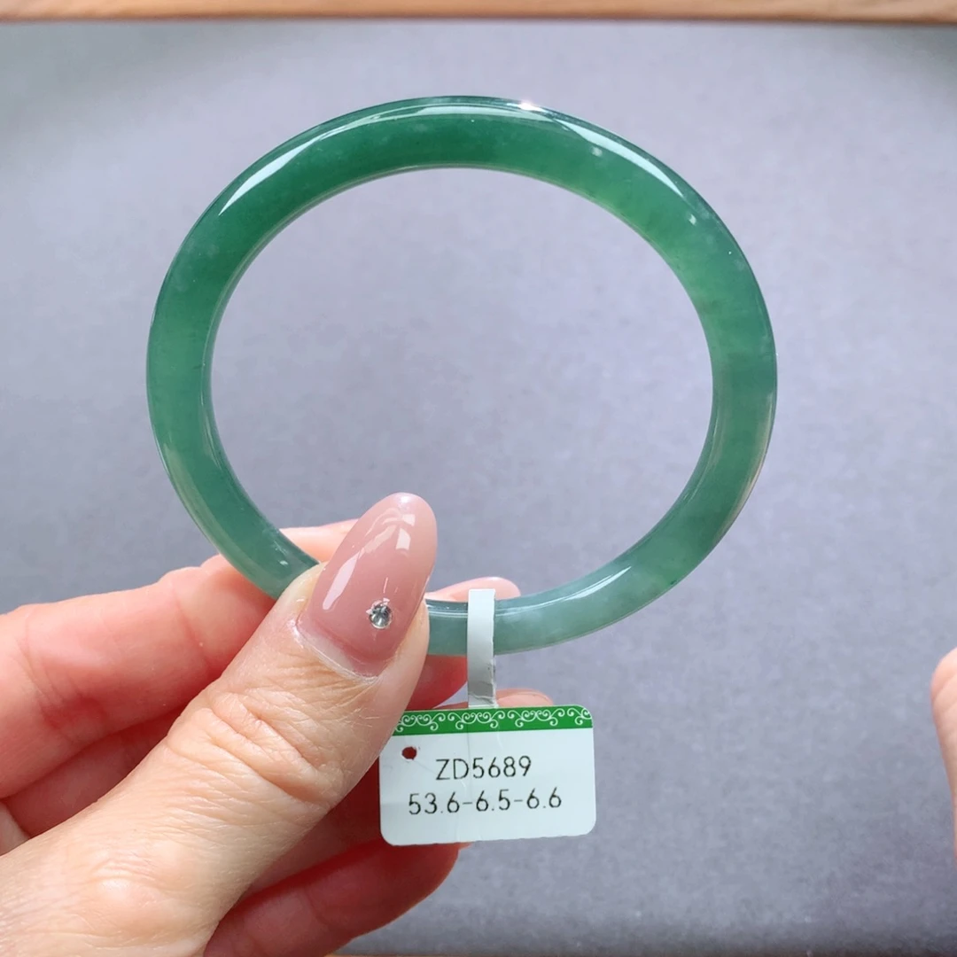 翡翠手镯未镶嵌天然翡翠手镯