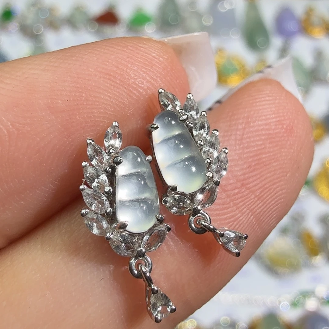 18K金镶嵌翡翠耳饰