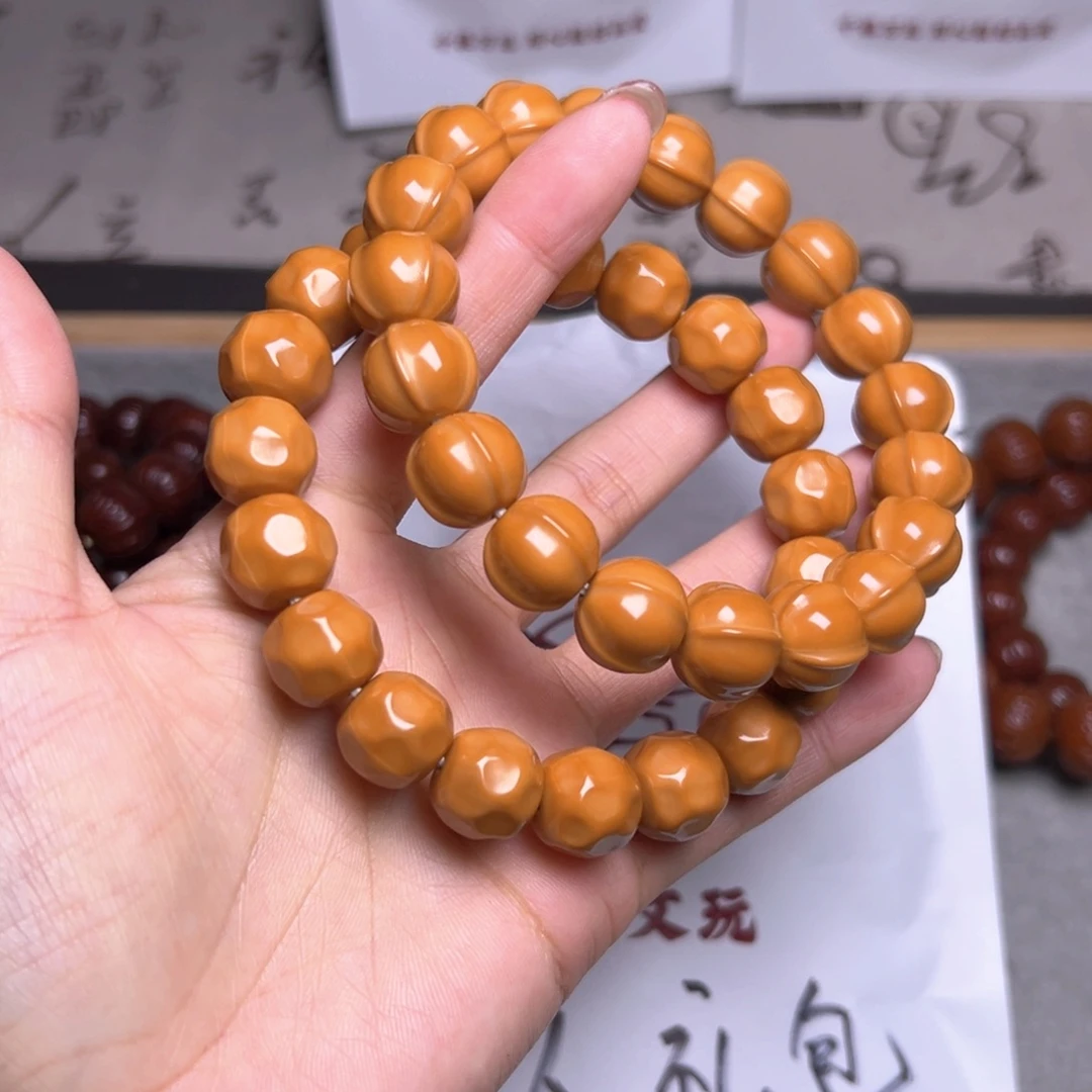 猴头核桃手串鲨鱼奶酪