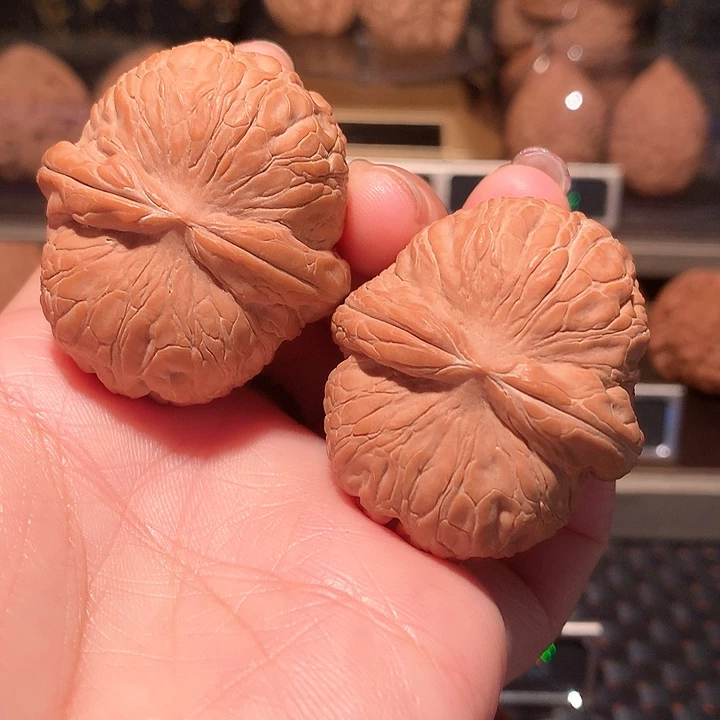 帅*╮文玩核桃把件元宝