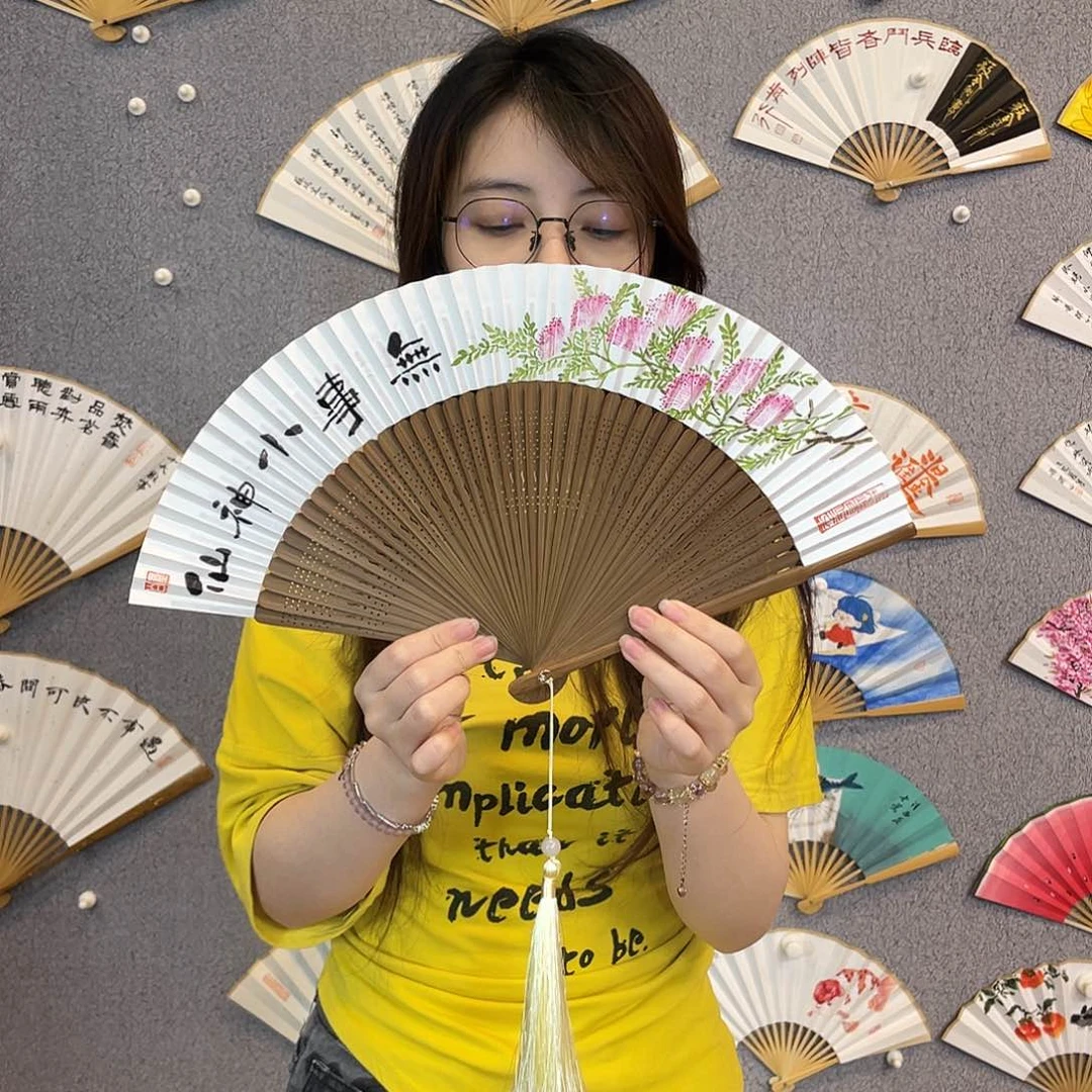 国画7寸纯手绘-文玩扇骨（默认粘好） Is