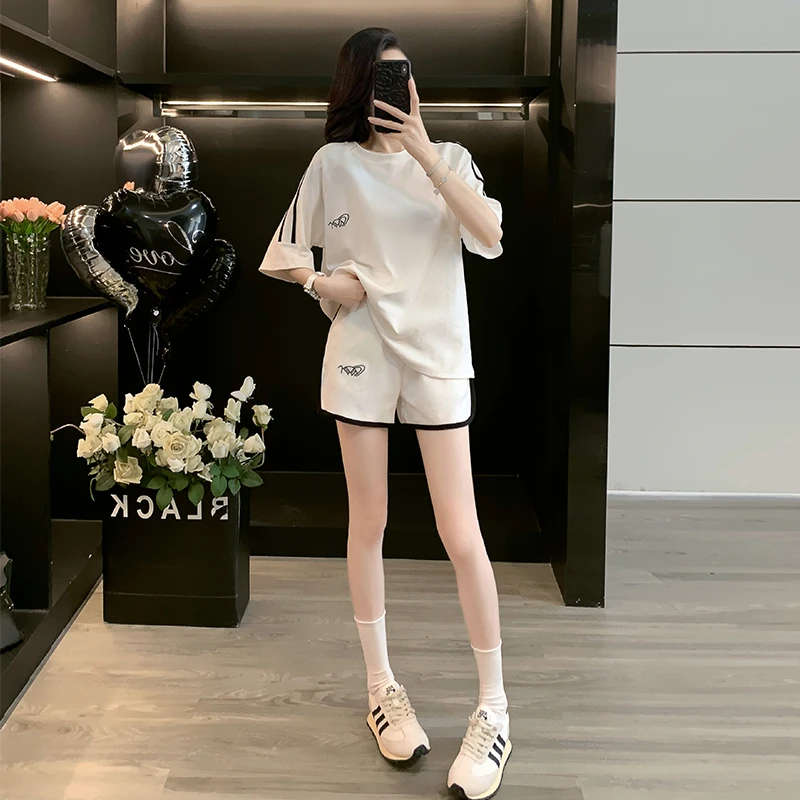 宽松白色夏新款时尚休闲运动套装女大码减龄显瘦简约t恤短袖短裤