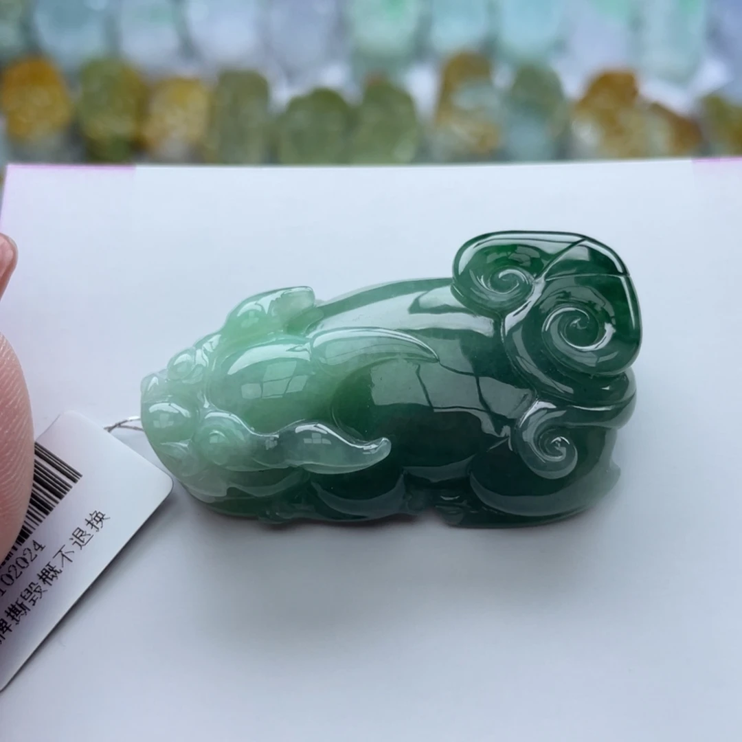 翡翠颈饰未镶嵌貔貅