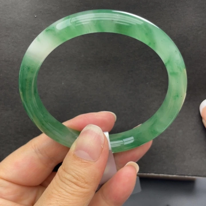 石英质玉未镶嵌手镯55