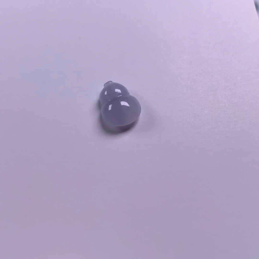 翡翠未镶嵌颈饰葫芦