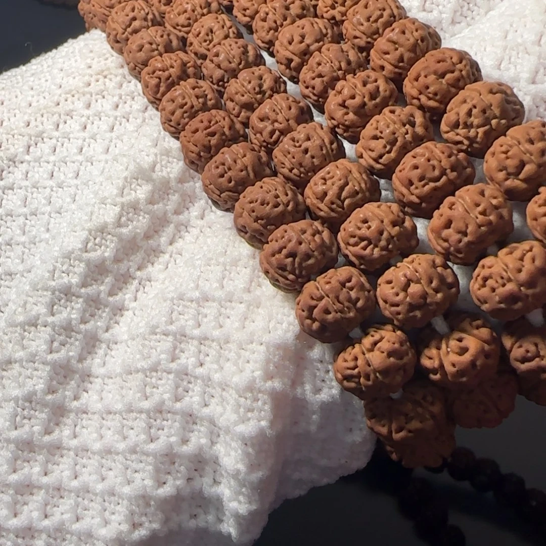 瓷***金刚菩提吊坠顶级勿里达老树王108