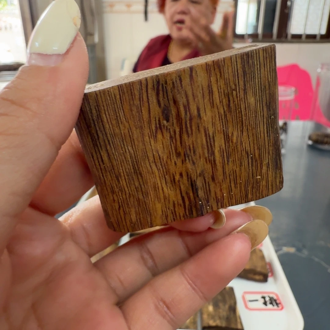 ****姐线香奇楠沉香原木