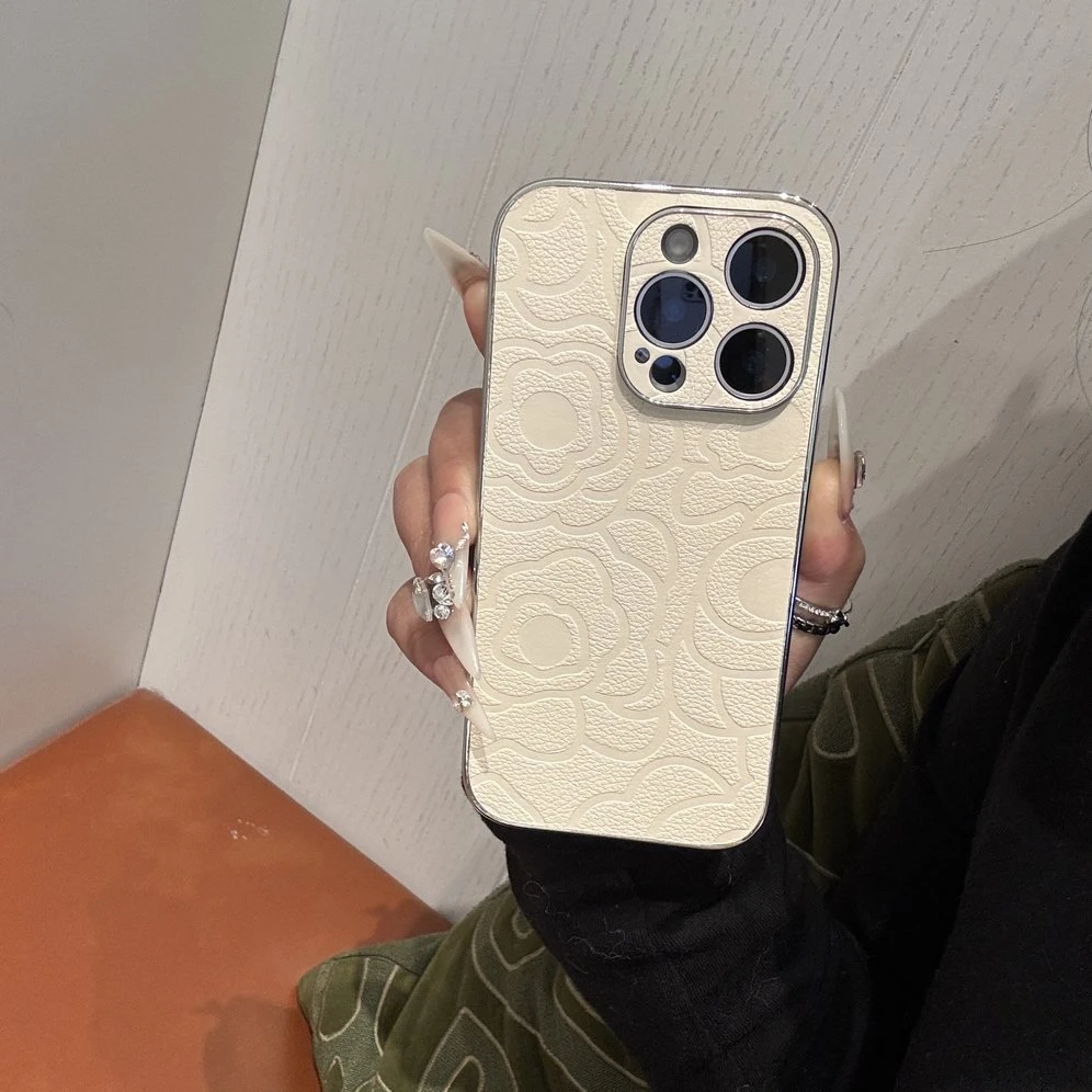 高级感山茶花适用苹果16Promax手机壳iPhone15Pro高档电镀边框皮